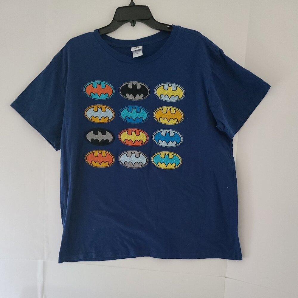 BATMAN DC COMICS EMBROIDERED MEN'S PULLOVER TEE SHIRT LOGO COLLAGE DESIGN SZ XXL